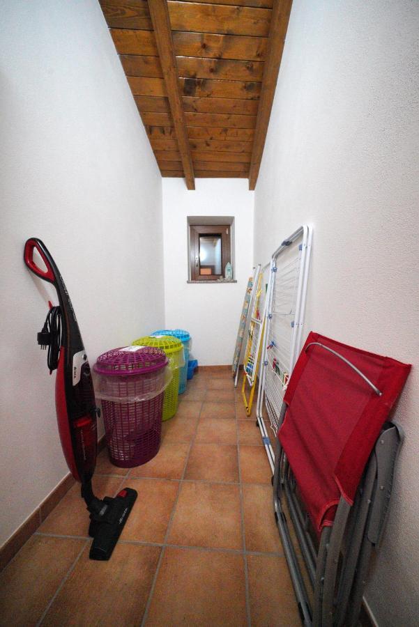 L'Oliveto Apartment Nuxis Bagian luar foto